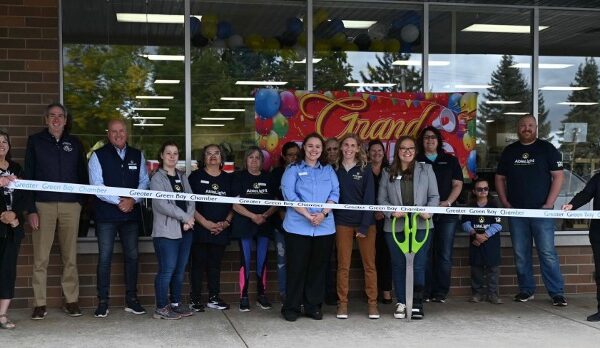 AbleLight's Green Bay Thrift Shop celebrates grand opening